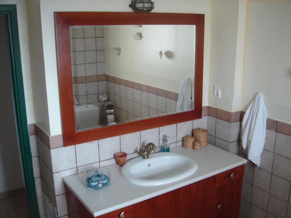 Marathon Beachside Villa 100M From The Beach Schinias Esterno foto