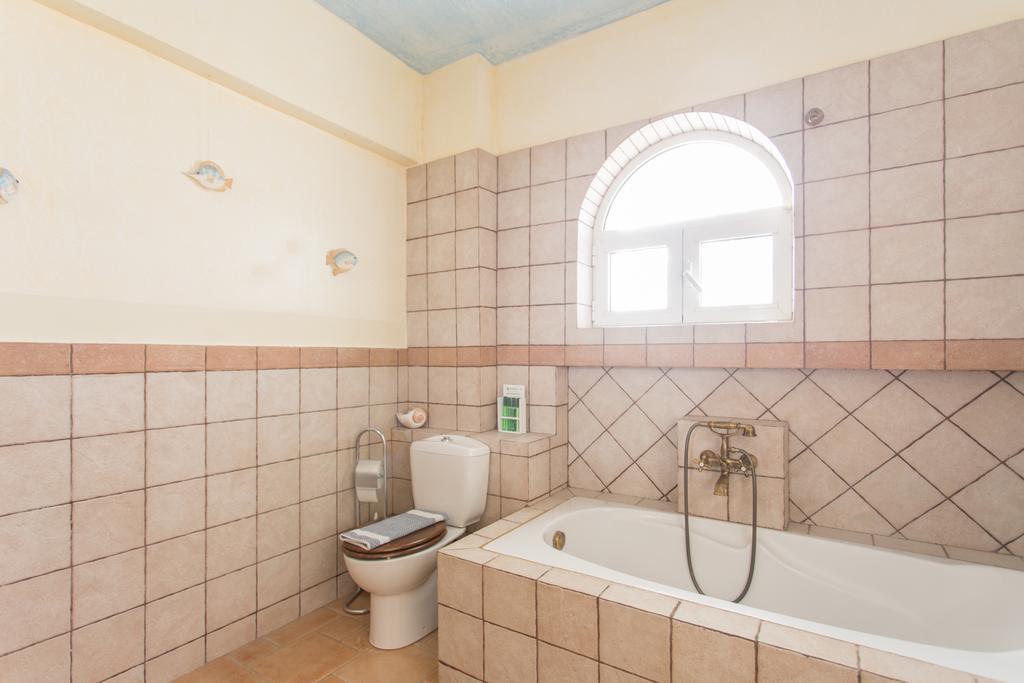 Marathon Beachside Villa 100M From The Beach Schinias Esterno foto