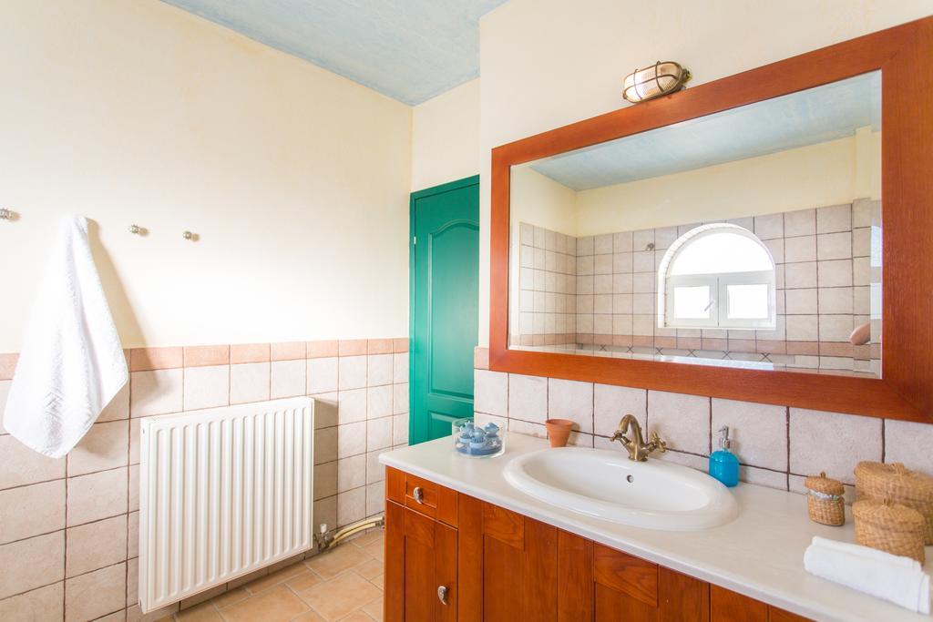 Marathon Beachside Villa 100M From The Beach Schinias Esterno foto